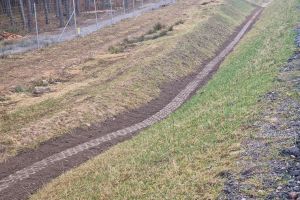 20250312_km 17+400_umacnianie rowów.jpg