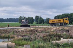 Kopanie rowów na D12.jpg